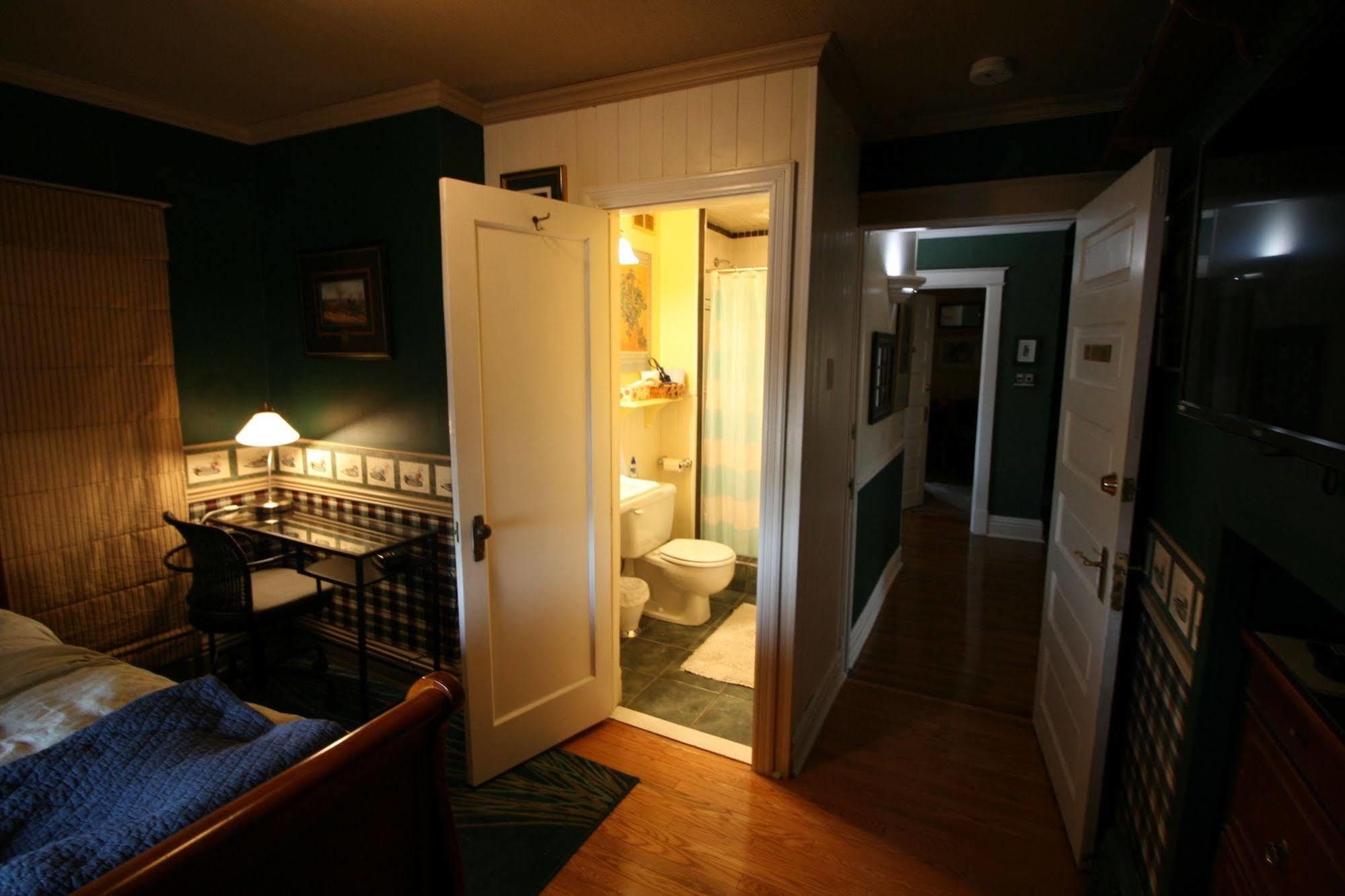 Rose Arden Bed & Breakfast Hamilton Esterno foto